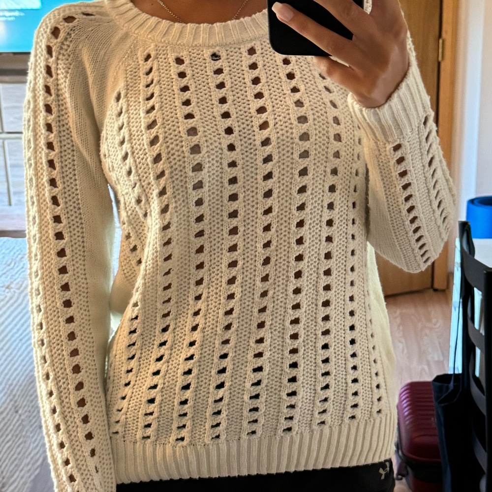 Small G21 White Sweater